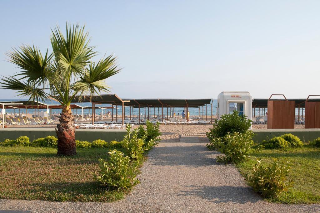 Side West Park Hotel Exterior photo